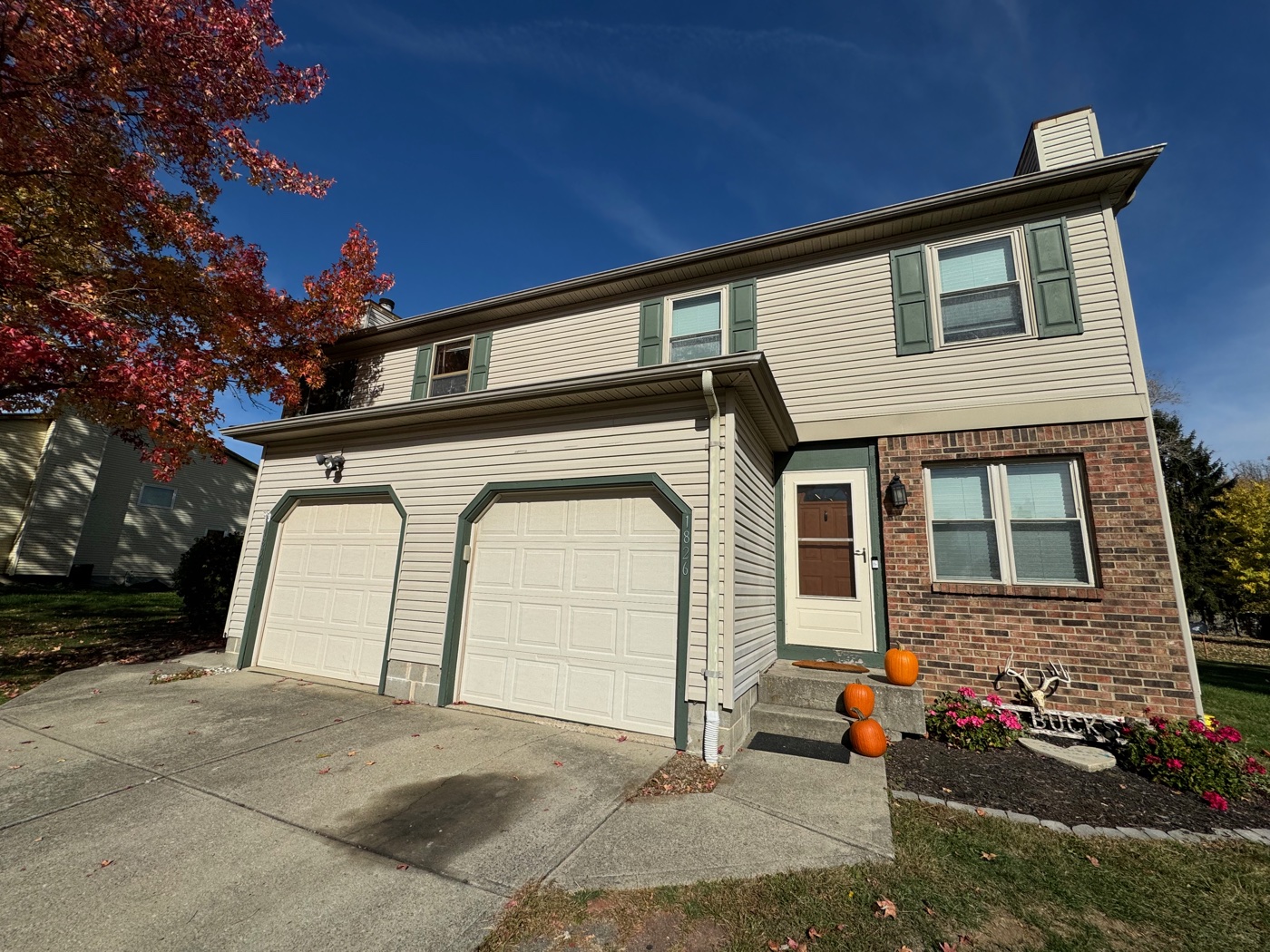Soft-washed home with a clean roofline in Columbus, OH by Pinnacle Wash
